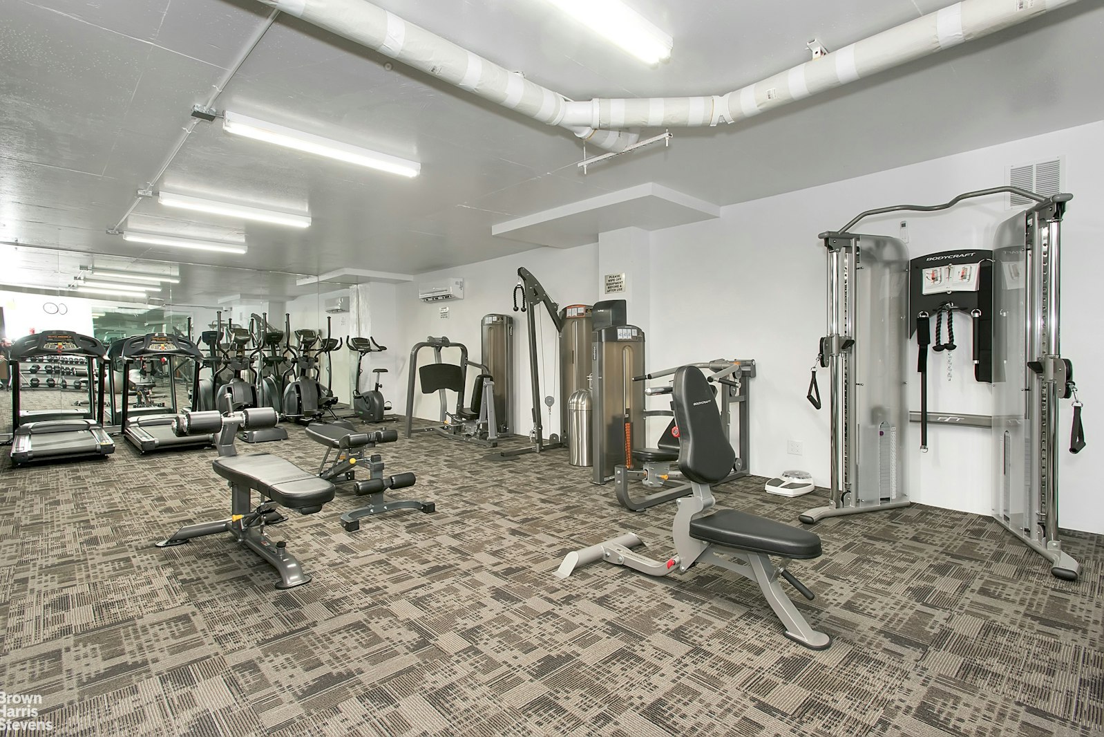555 Kappock Street 2e Property Photo 38