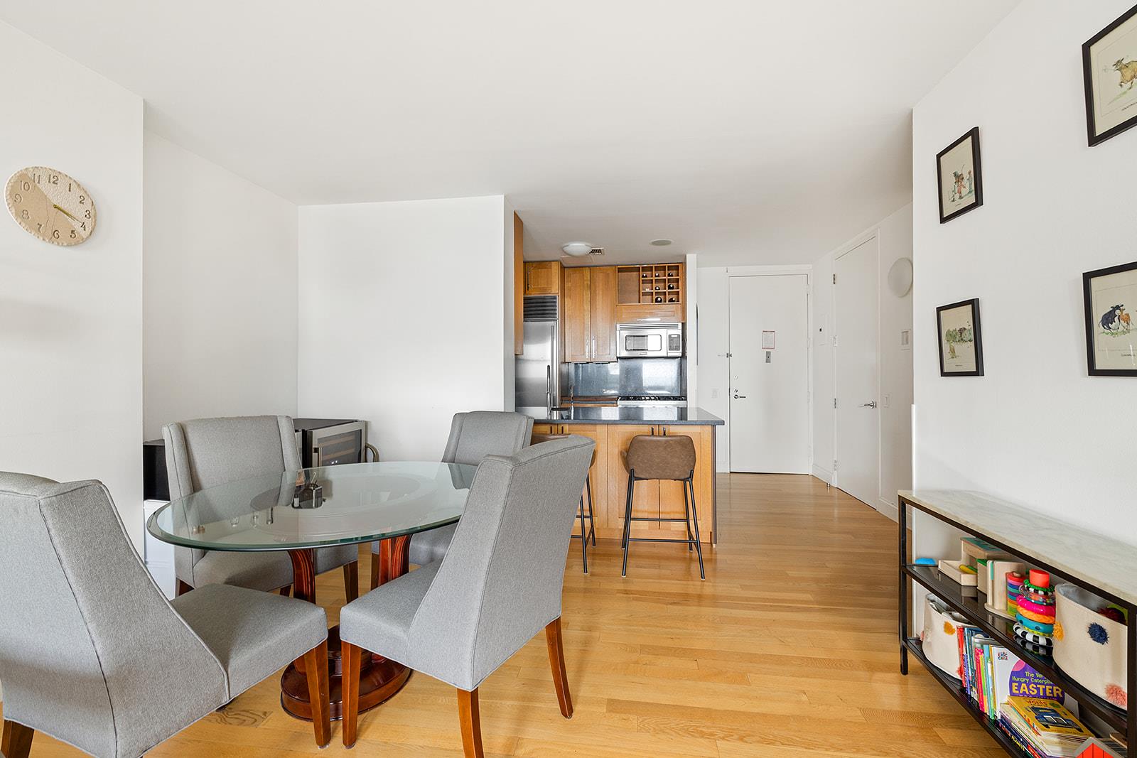 88 Greenwich Street 2303 Property Photo 2