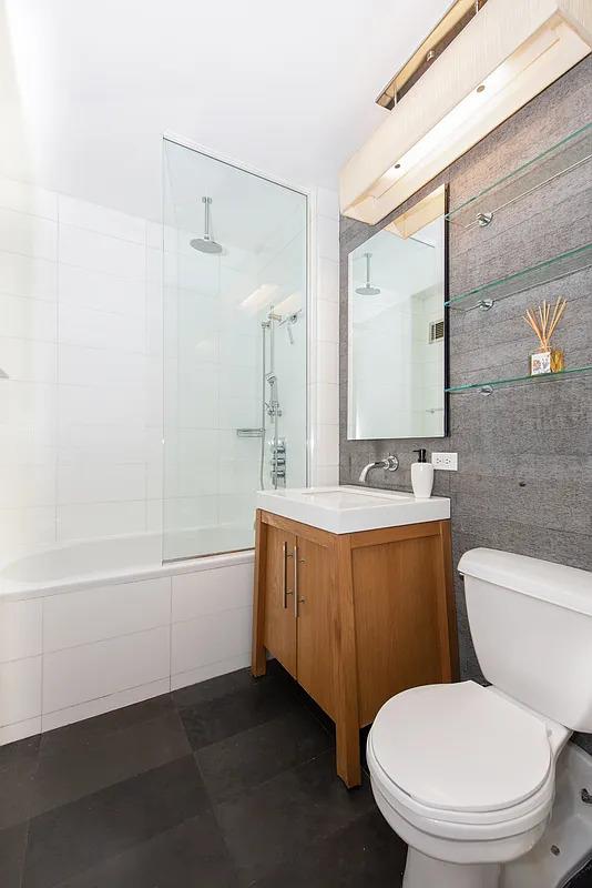 88 Greenwich Street 2303 Property Photo 7