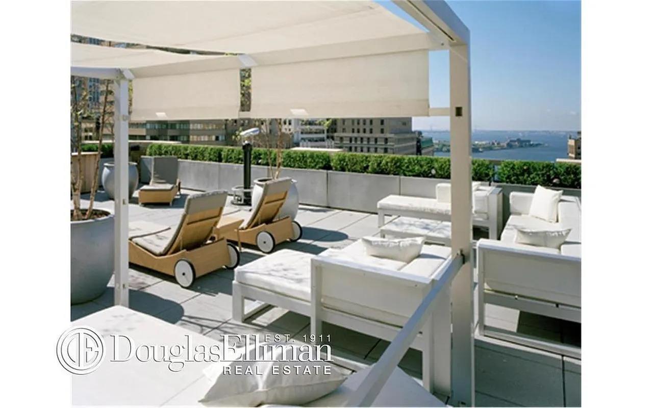 88 Greenwich Street 2303 Property Photo 18