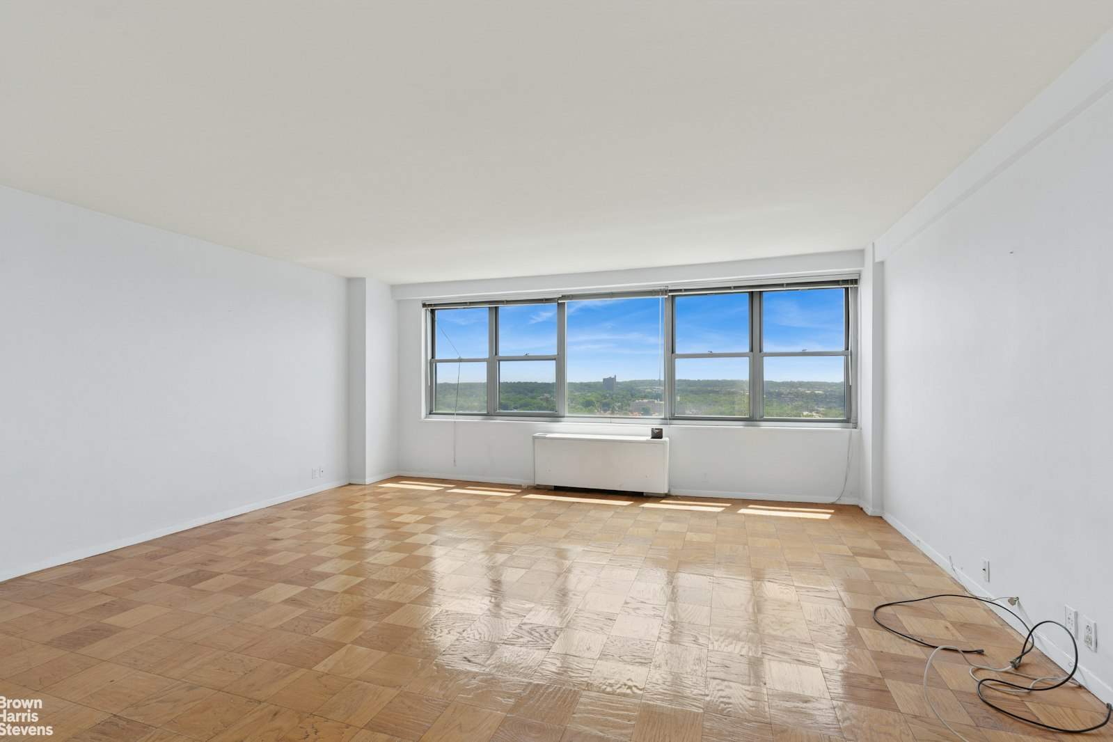 70-25 Yellowstone Boulevard 21r Property Photo 2