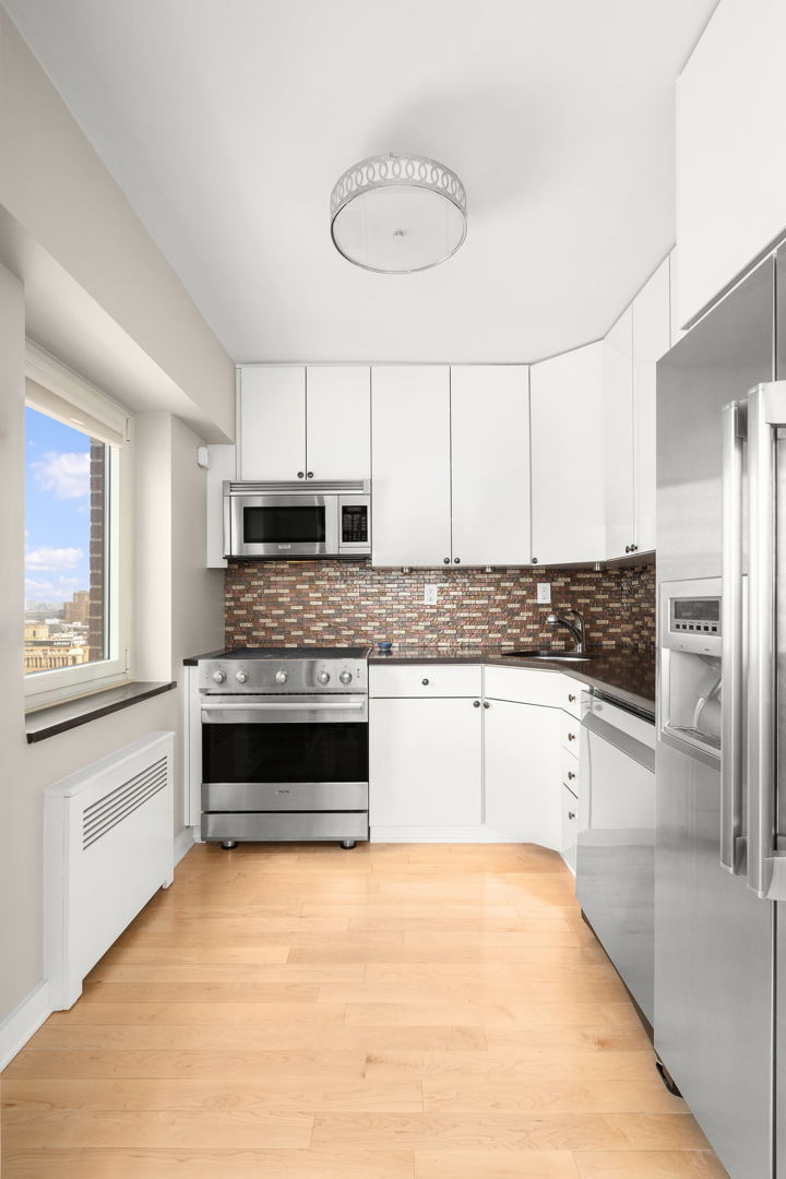 45 W 67th Street 25d Property Photo 6