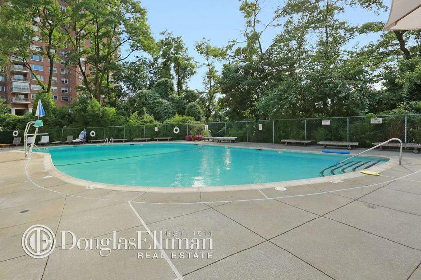 2727 Palisade Avenue 4l Property Photo 32