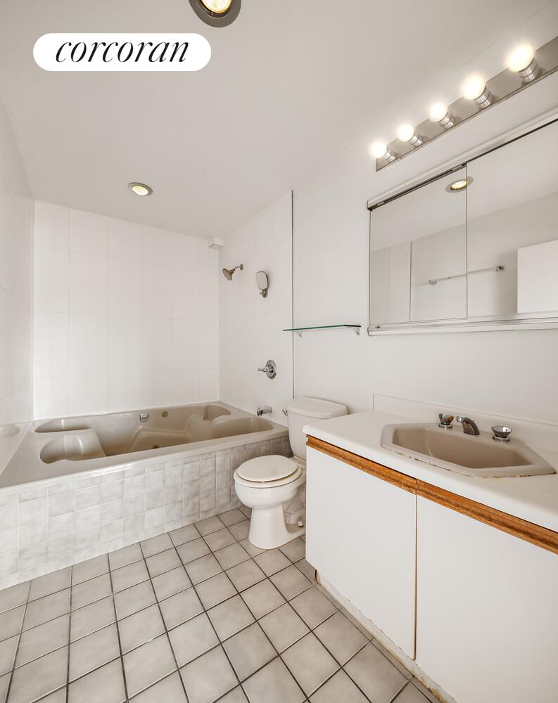 252 W 17th Street 8a Property Photo 9