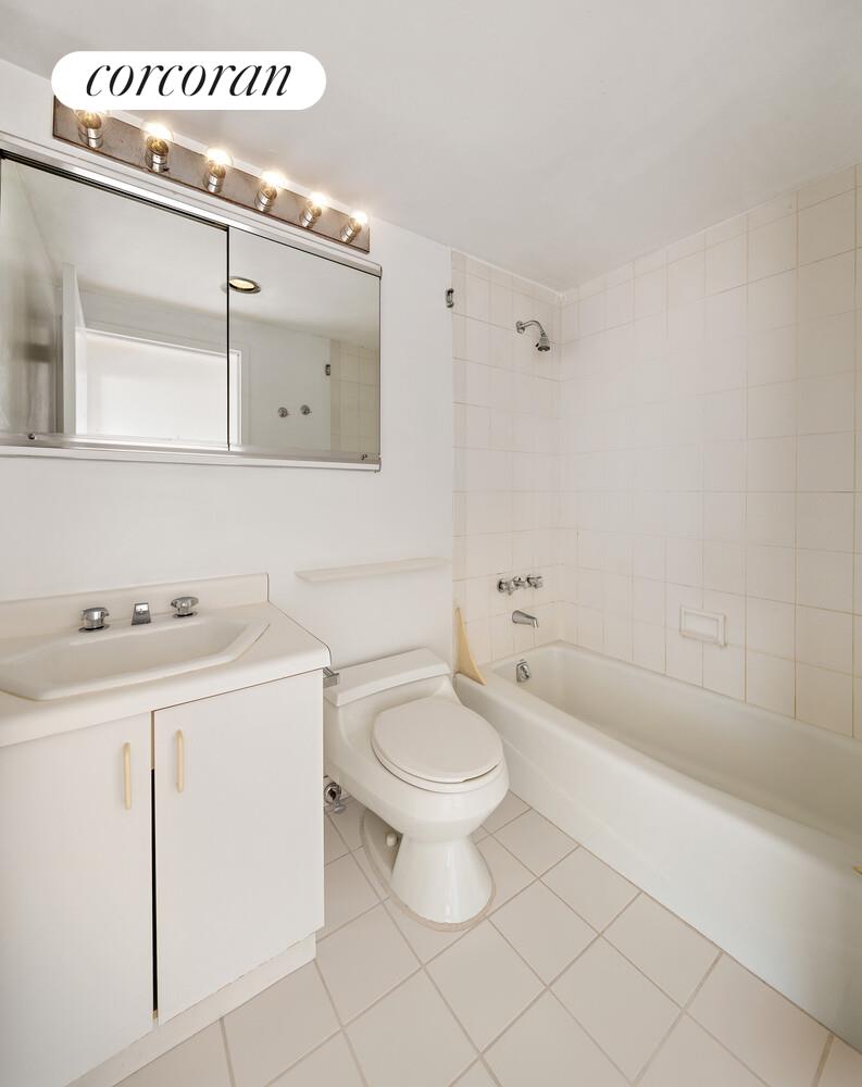 252 W 17th Street 8a Property Photo 10