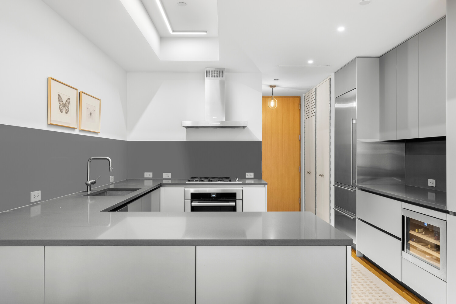 71 READE Street 4C Property Photo 1