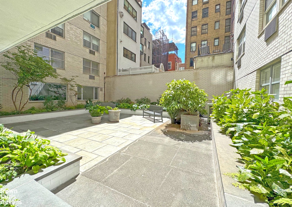 35 Sutton Place 14f Property Photo 13