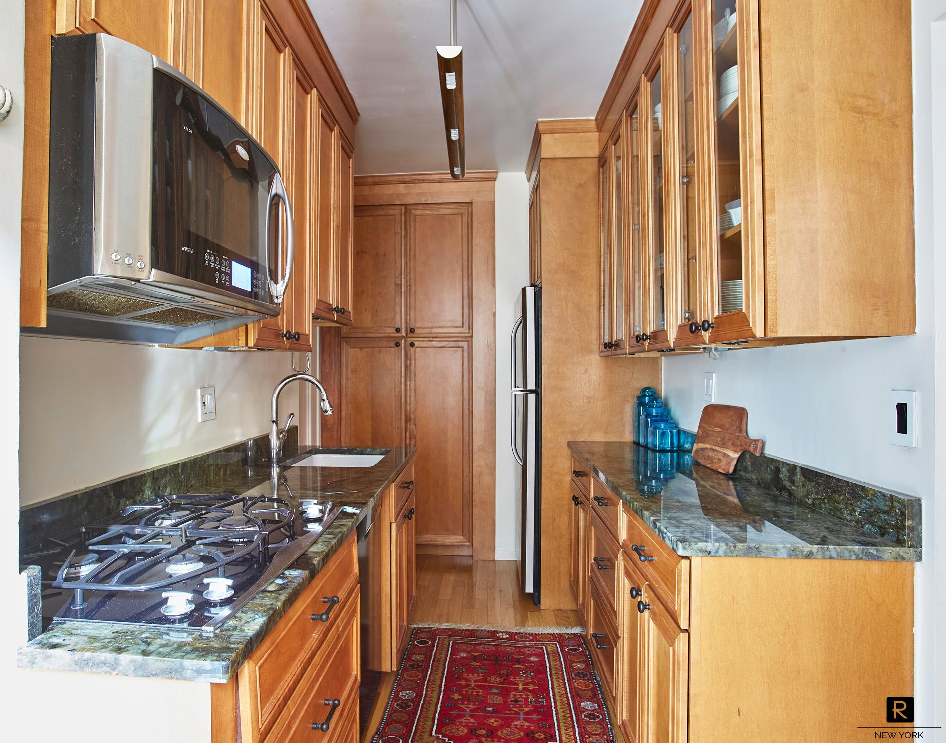 325 E 57th Street 2-d Property Photo 6
