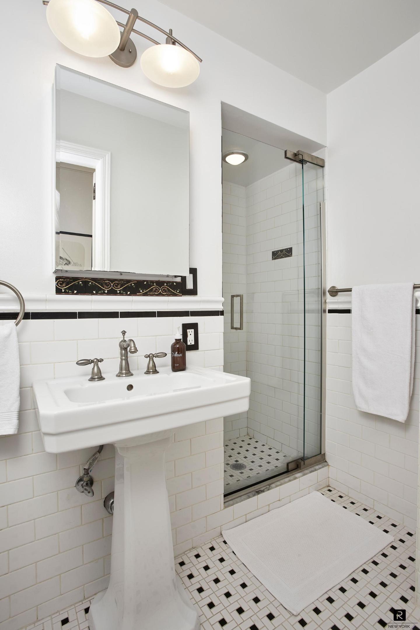 325 E 57th Street 2-d Property Photo 8