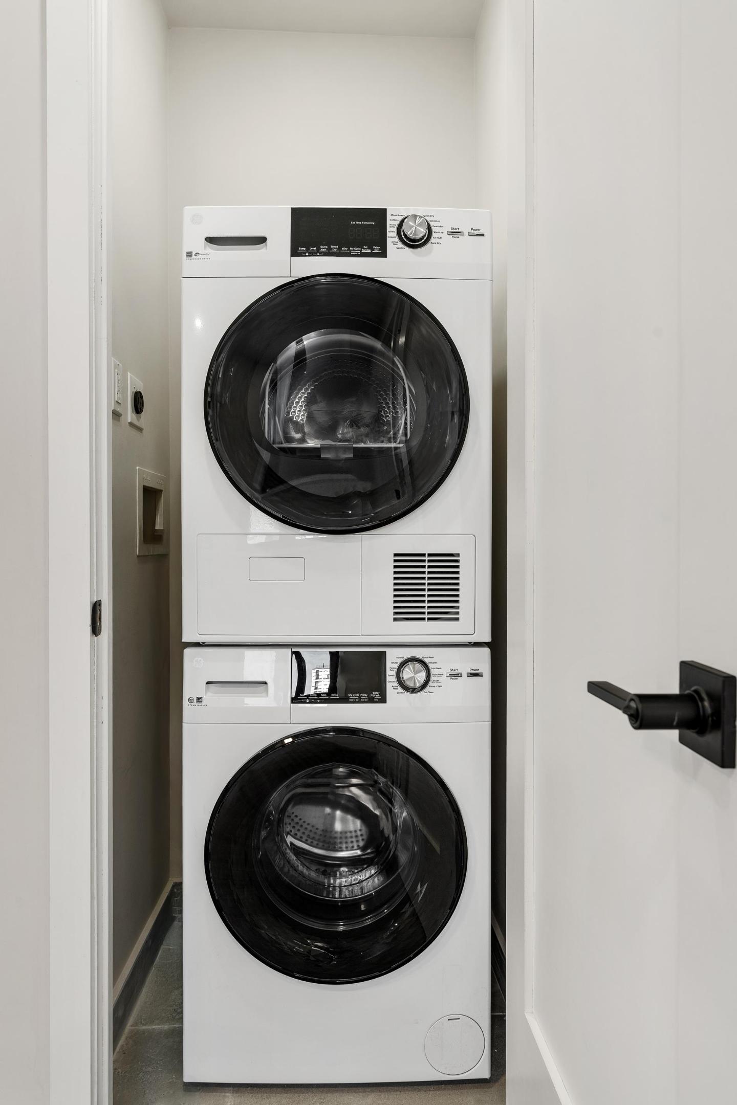 1546 Broadway 2-a Property Photo 6