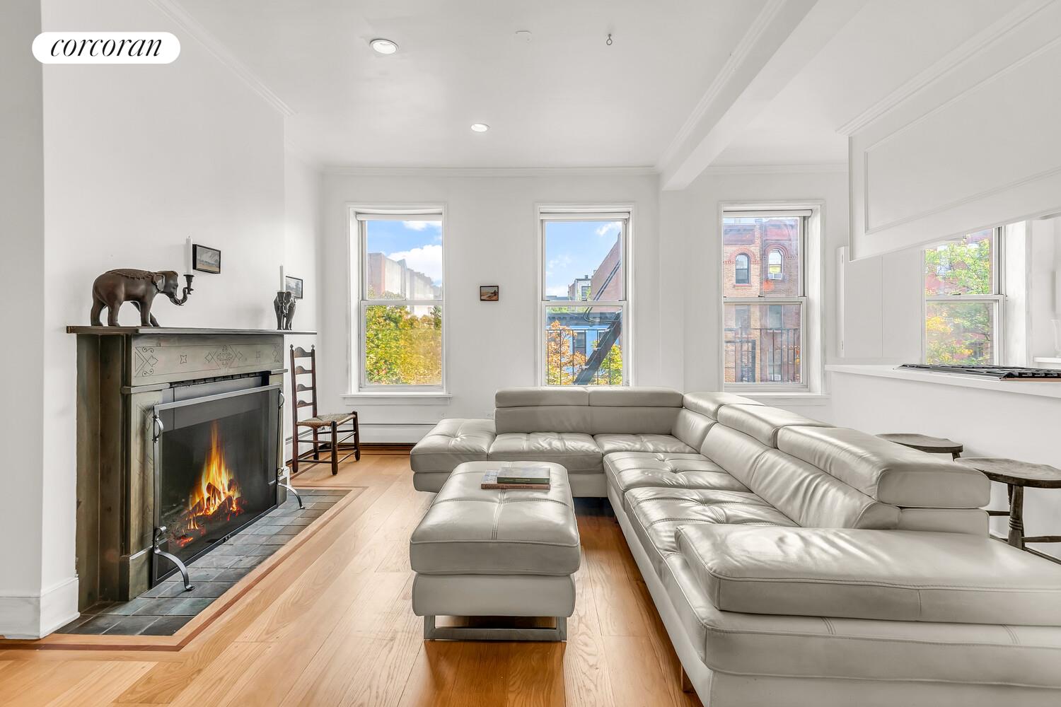 676 Union Street Property Photo 4
