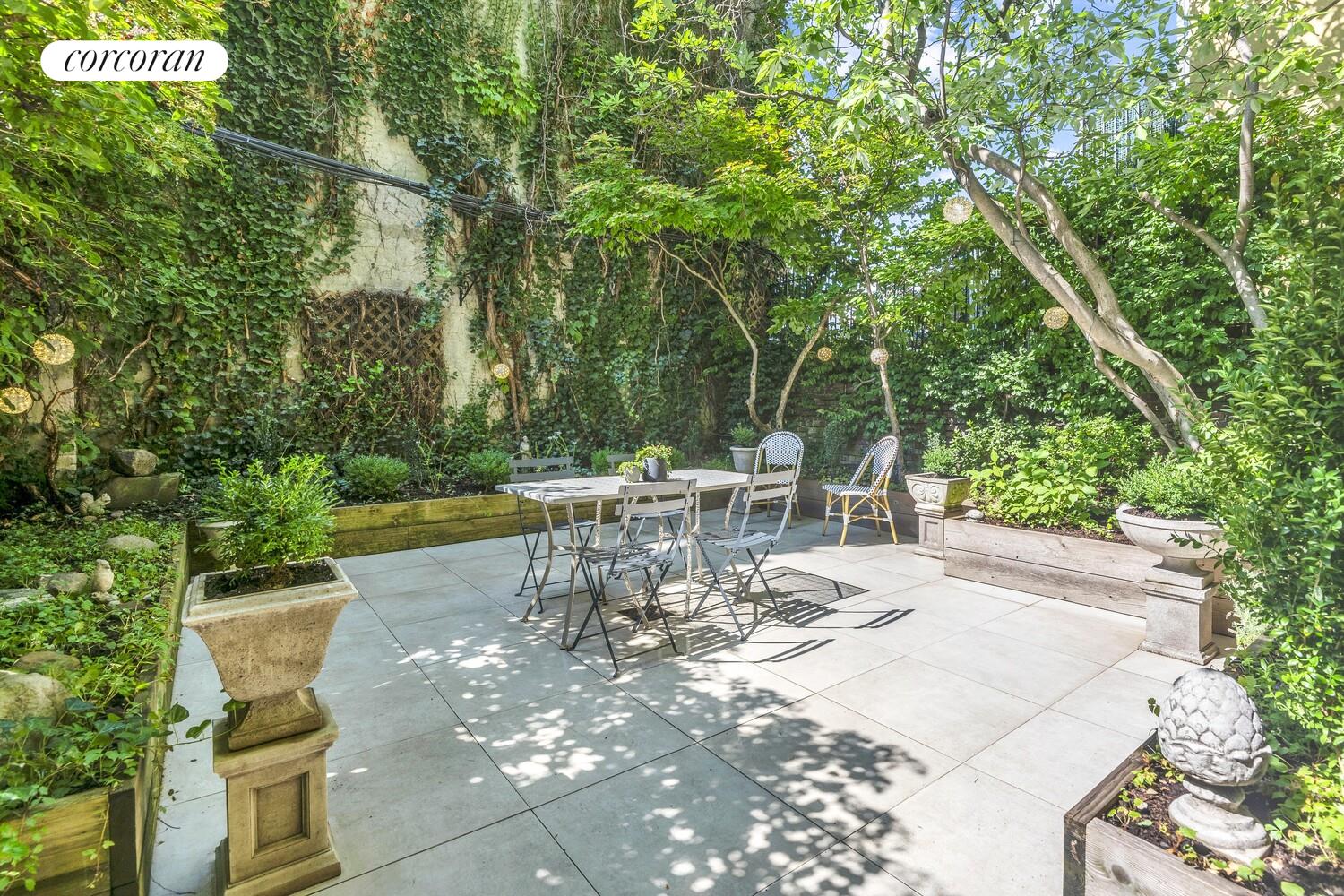 676 Union Street Property Photo 14