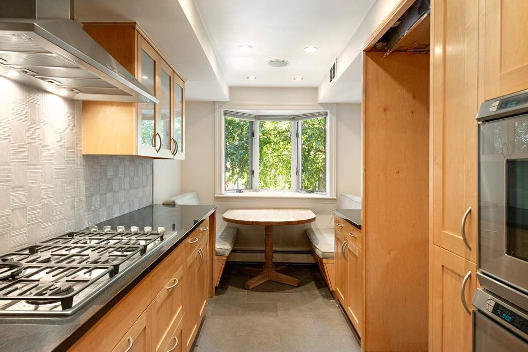 238 W 11th Street Property Photo 12