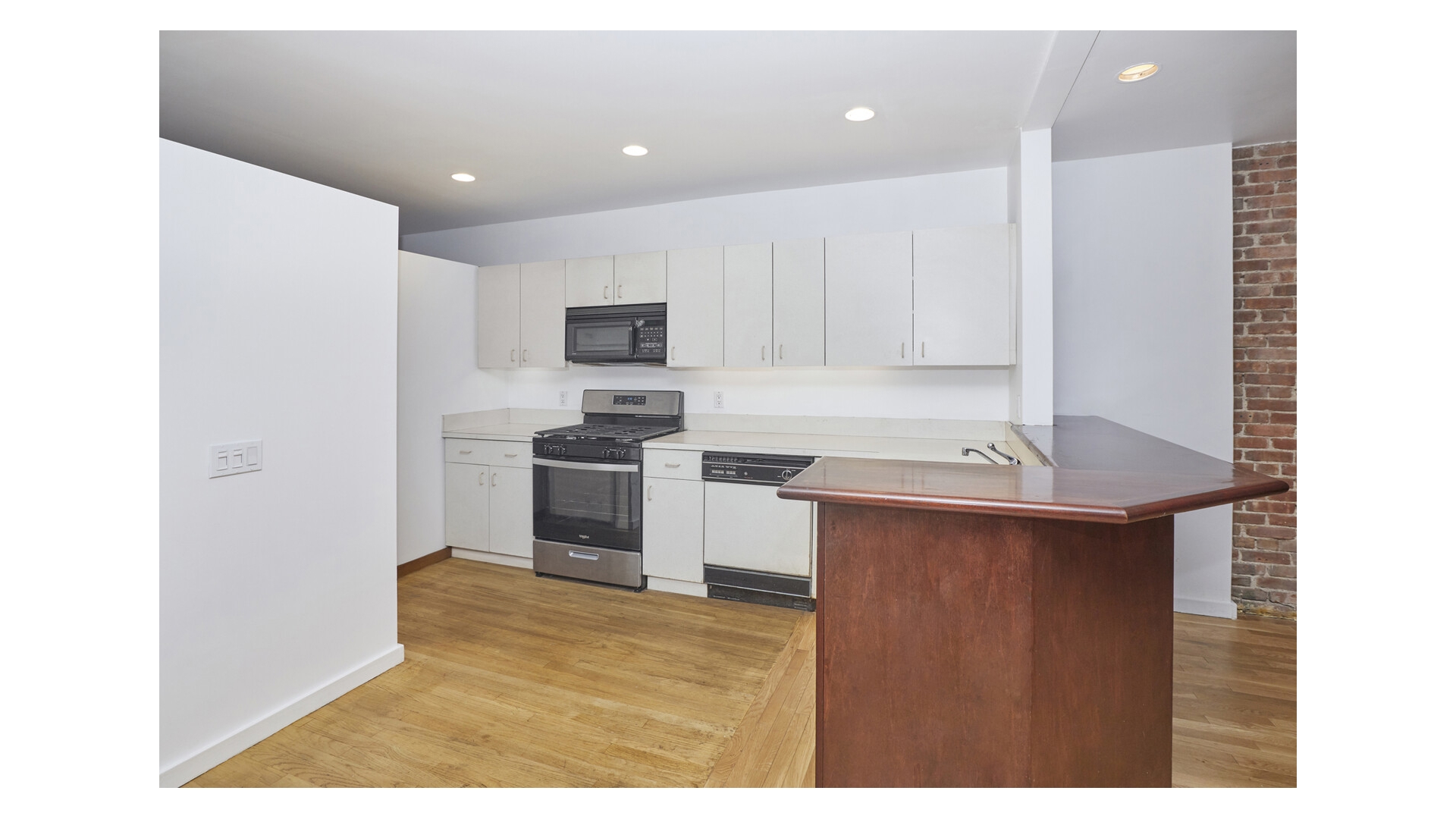 319 W 14th Street Gf Property Photo 4