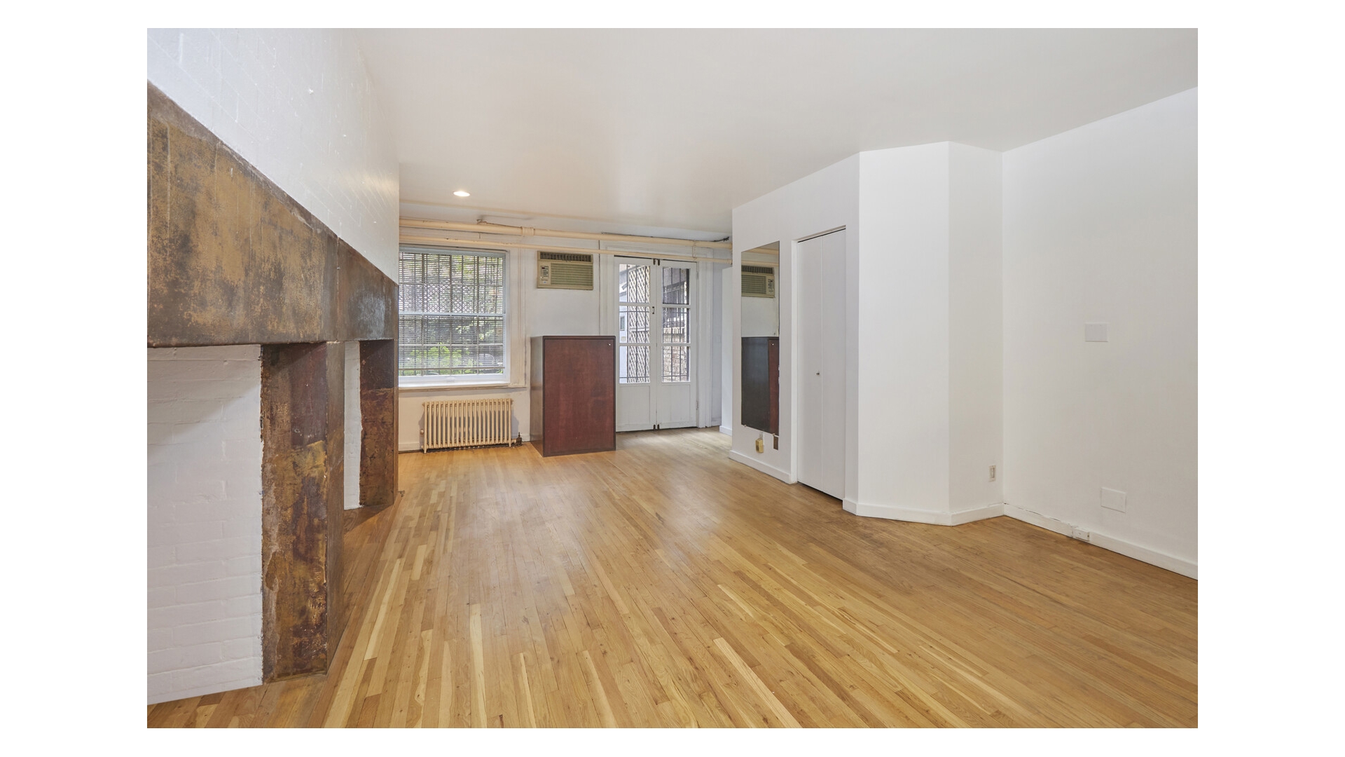 319 W 14th Street Gf Property Photo 5