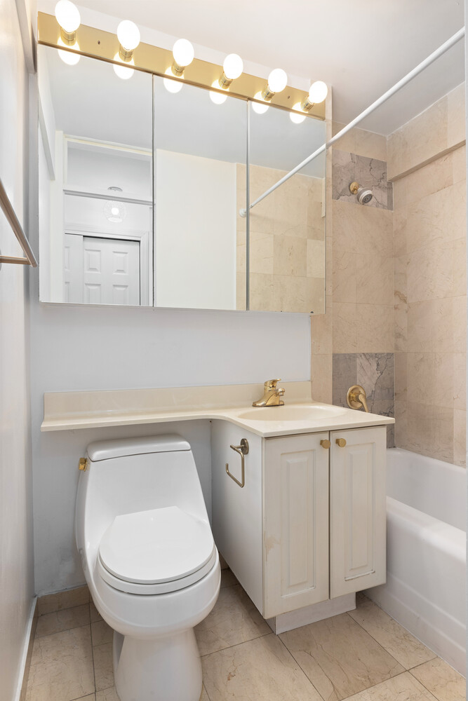 425 E 63rd Street W11b Property Photo 6