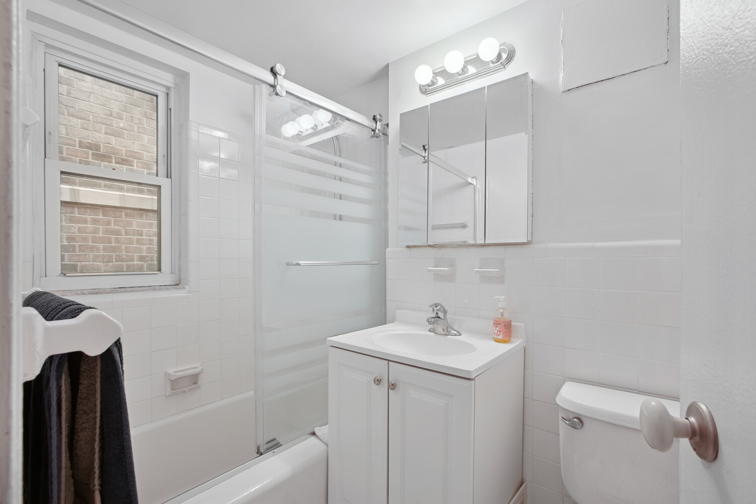 321 E 45th Street 11h Property Photo 4