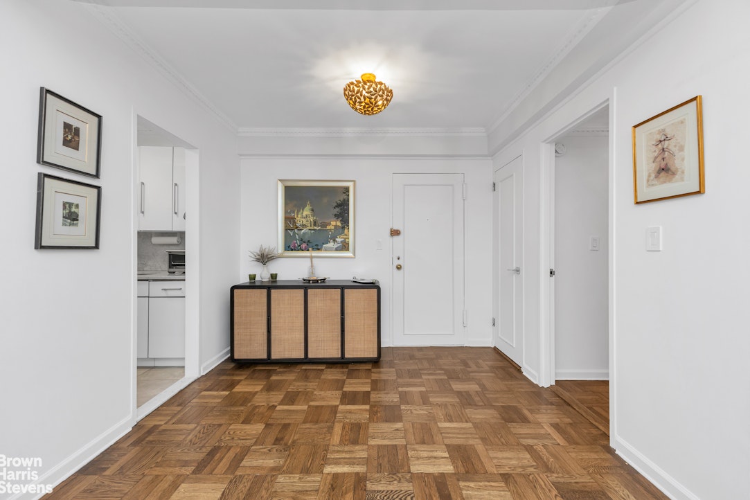 750 Park Avenue 3b Property Photo 8