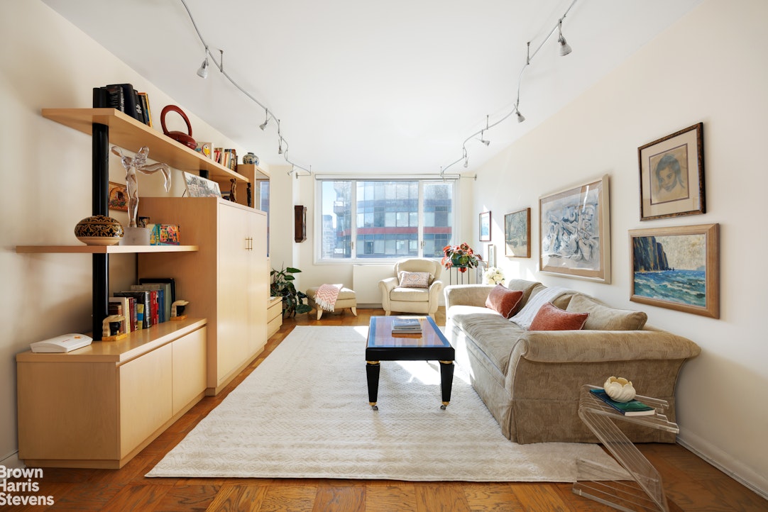 245 E 54TH Street 27M Property Photo 1