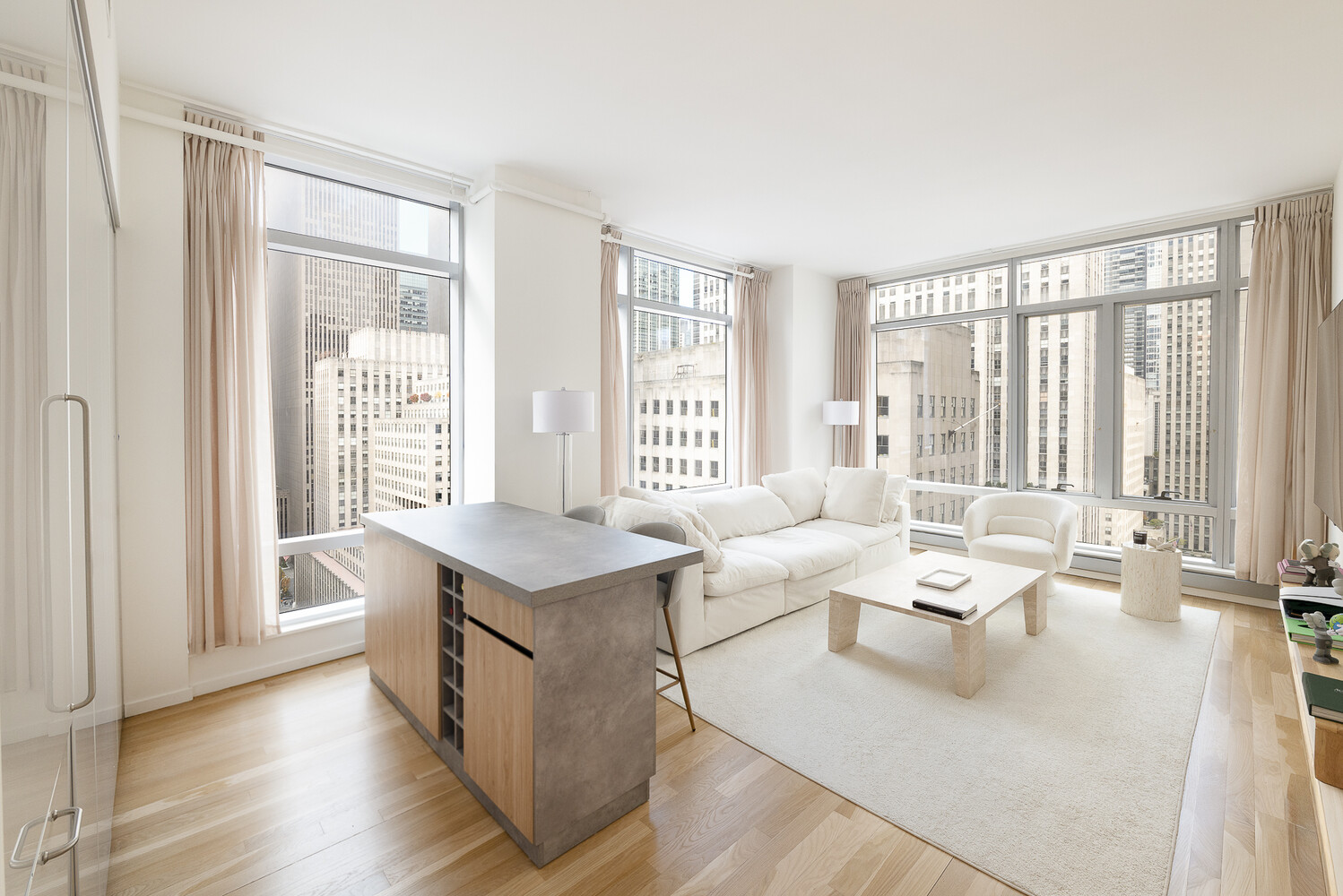 18 W 48TH Street 18E Property Photo 1