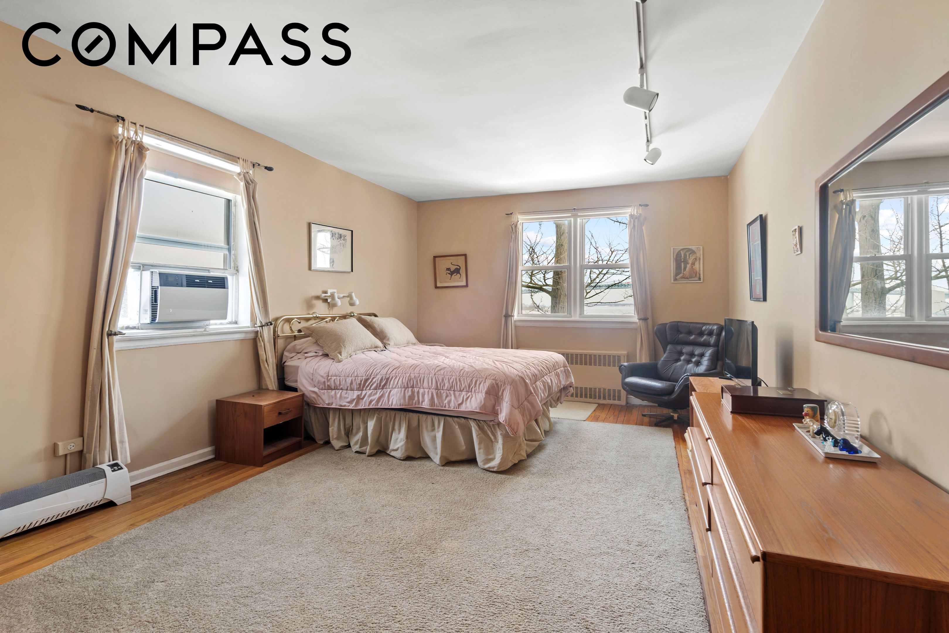 162-01 Powells Cove Boulevard 4r Property Photo 6