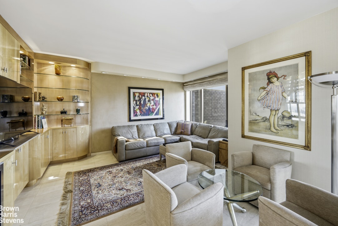 425 E 58th Street 33d Property Photo 4