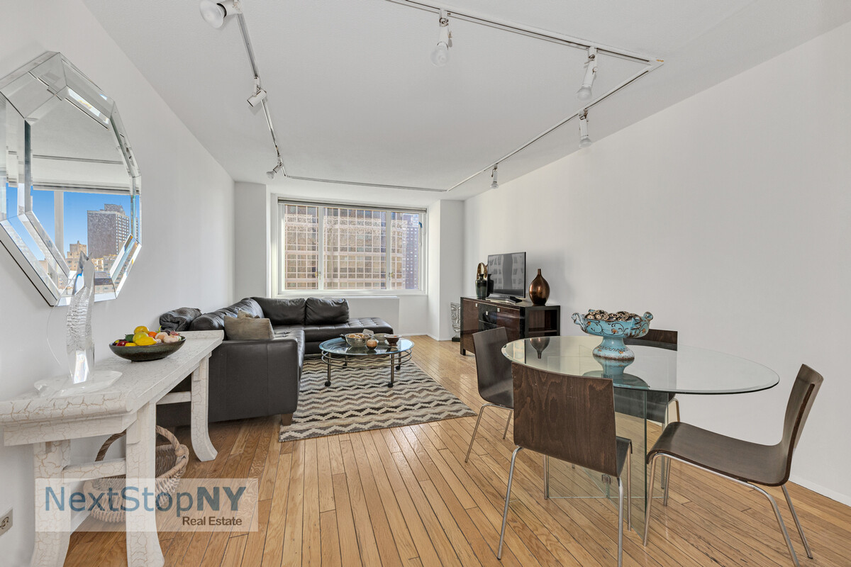 245 E 54TH Street 17G Property Photo 1