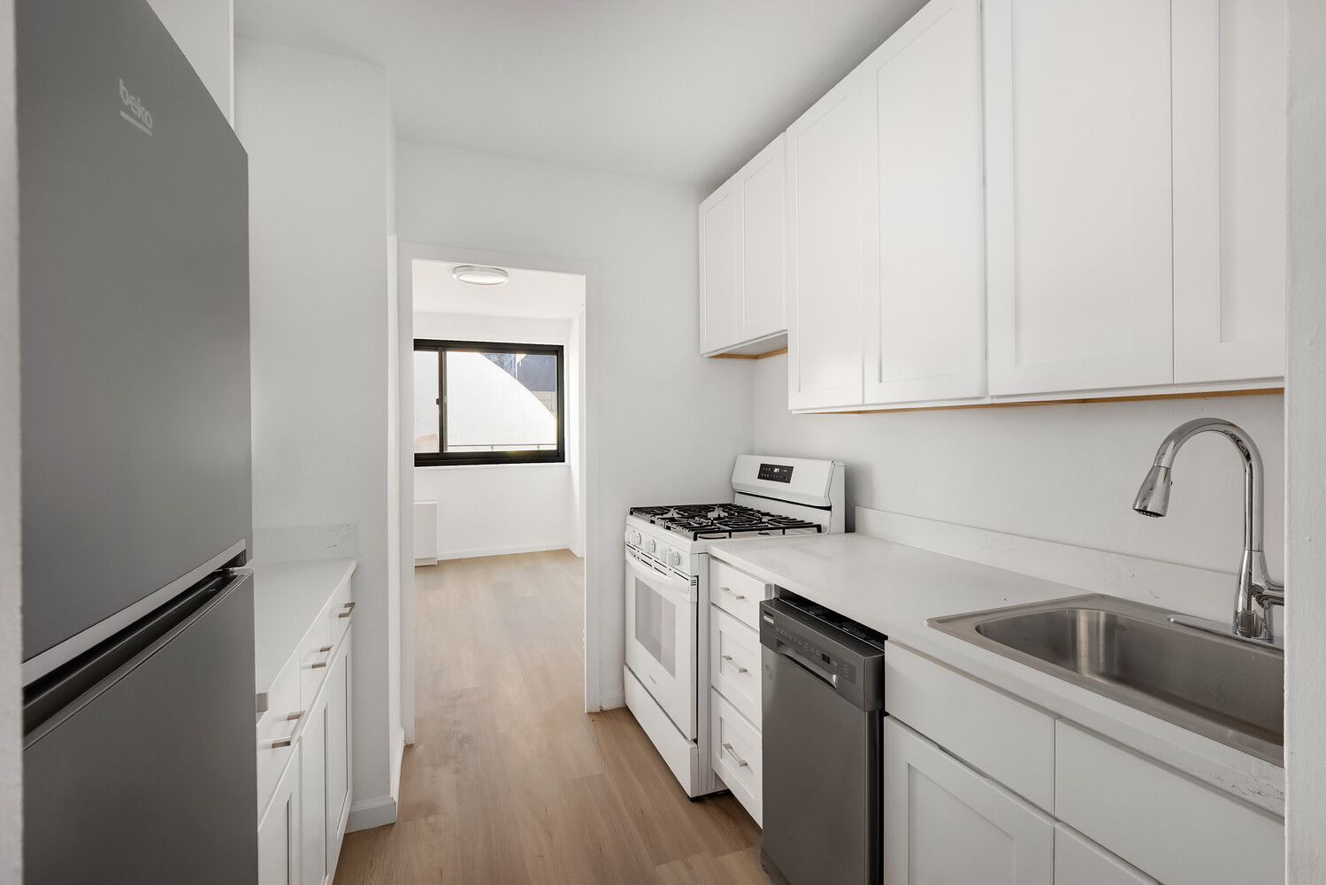 1725 York Avenue 4g Property Photo 4