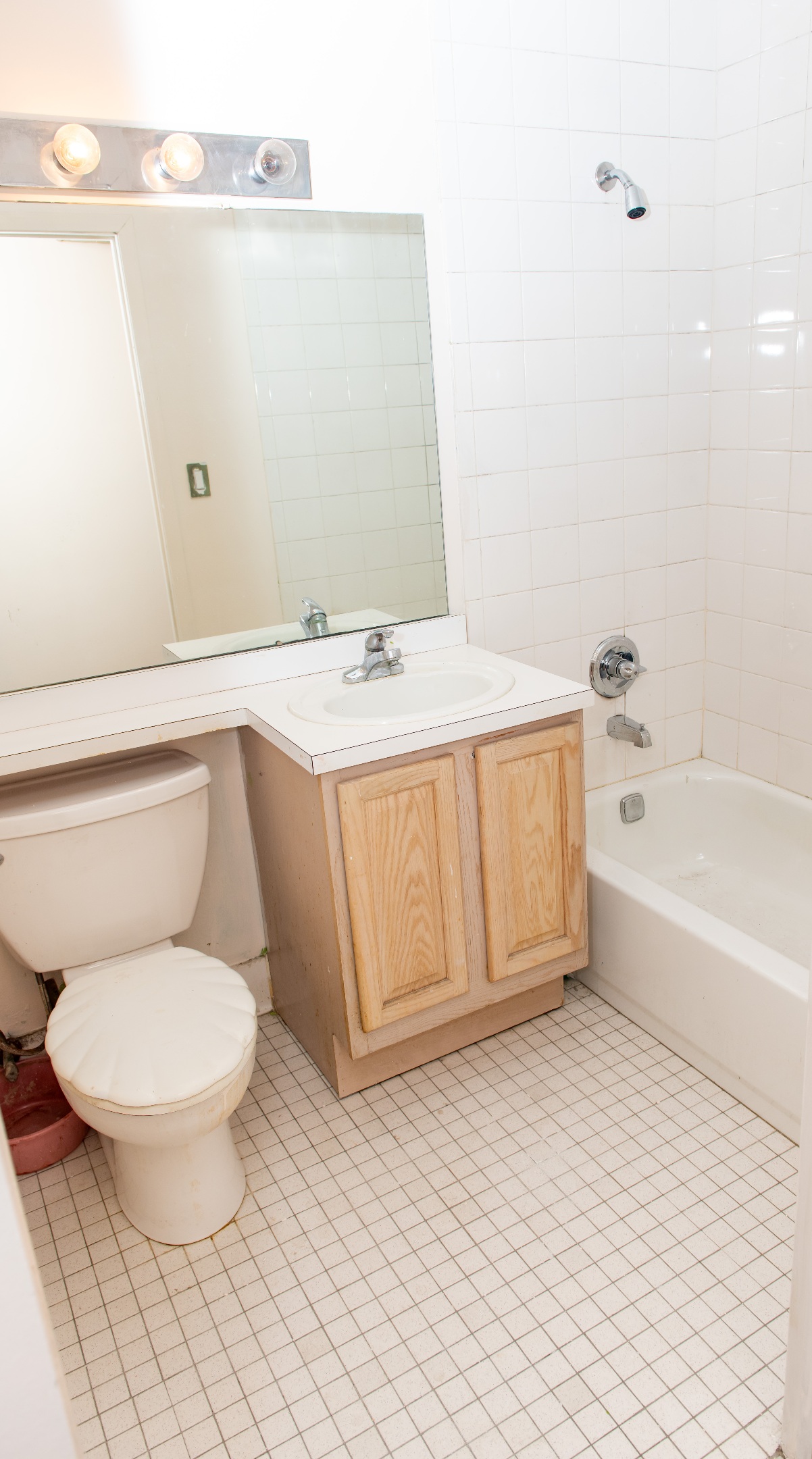 1901 Madison Avenue 301 Property Photo 3
