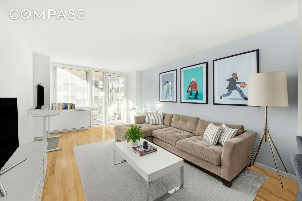 212 E 47th Street 10H Property Photo 1