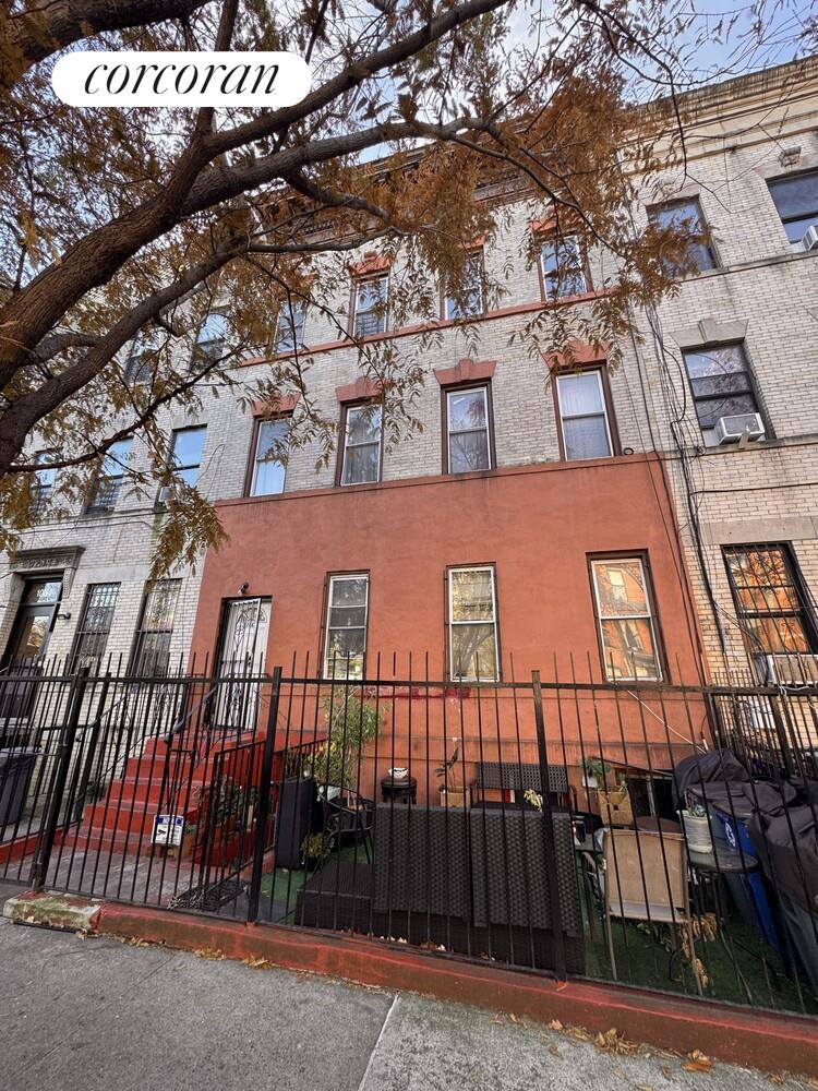 1062 Putnam Avenue Property Photo 1