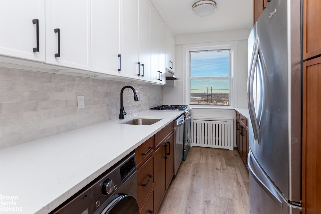 3725 Henry Hudson Parkway 12d Property Photo 6