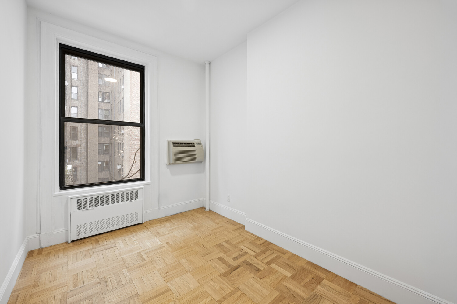132 W 80th Street 4r Property Photo 4