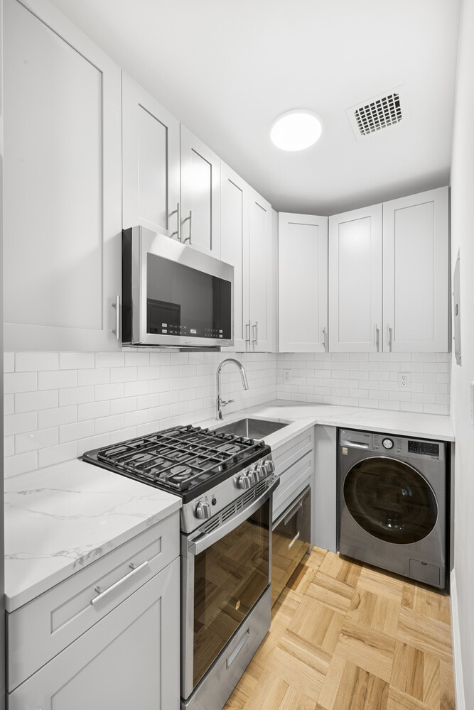 132 W 80th Street 4r Property Photo 8