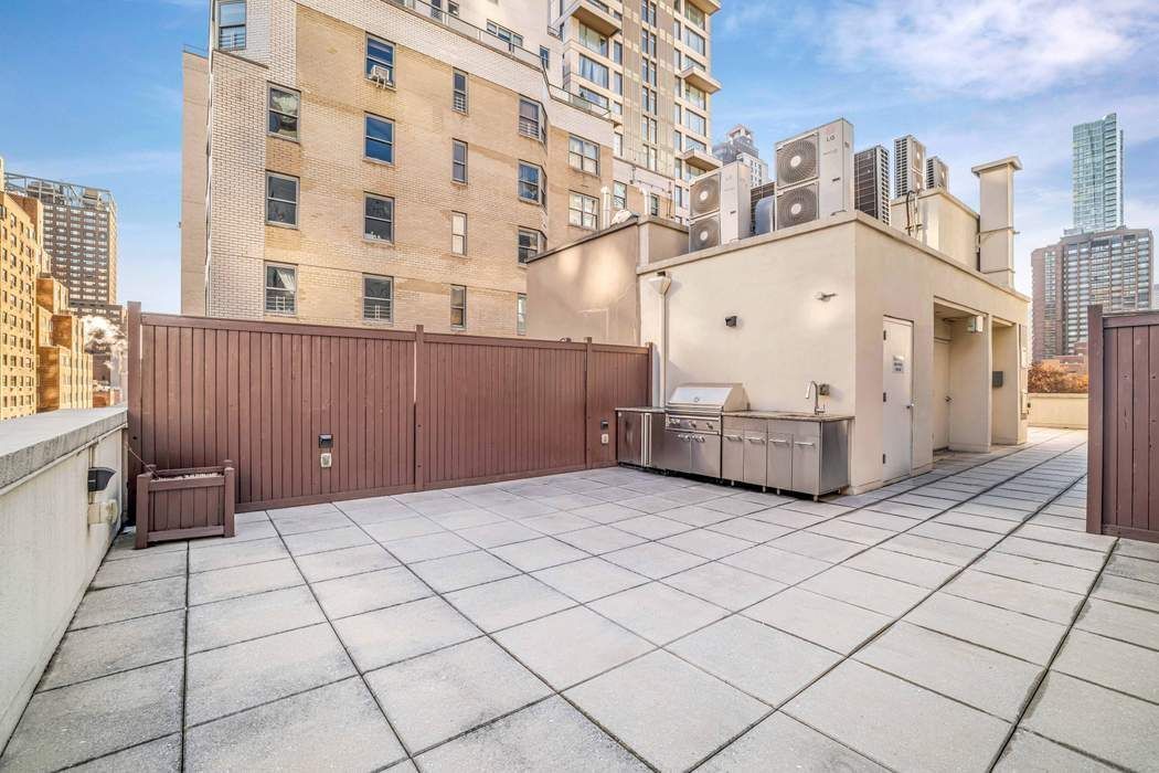 230 E 63rd Street Ph Property Photo 4