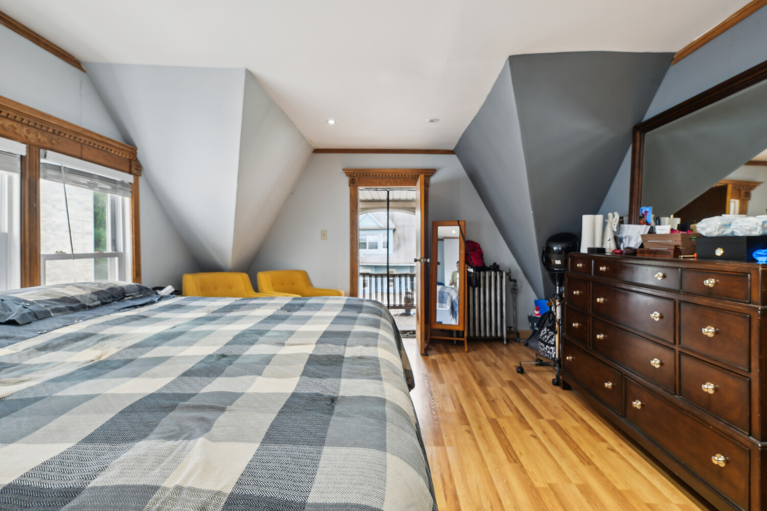 455 E 26th Street Property Photo 16