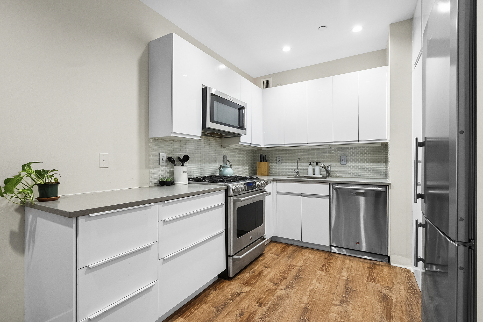 753 St Nicholas Avenue 5b Property Photo 3