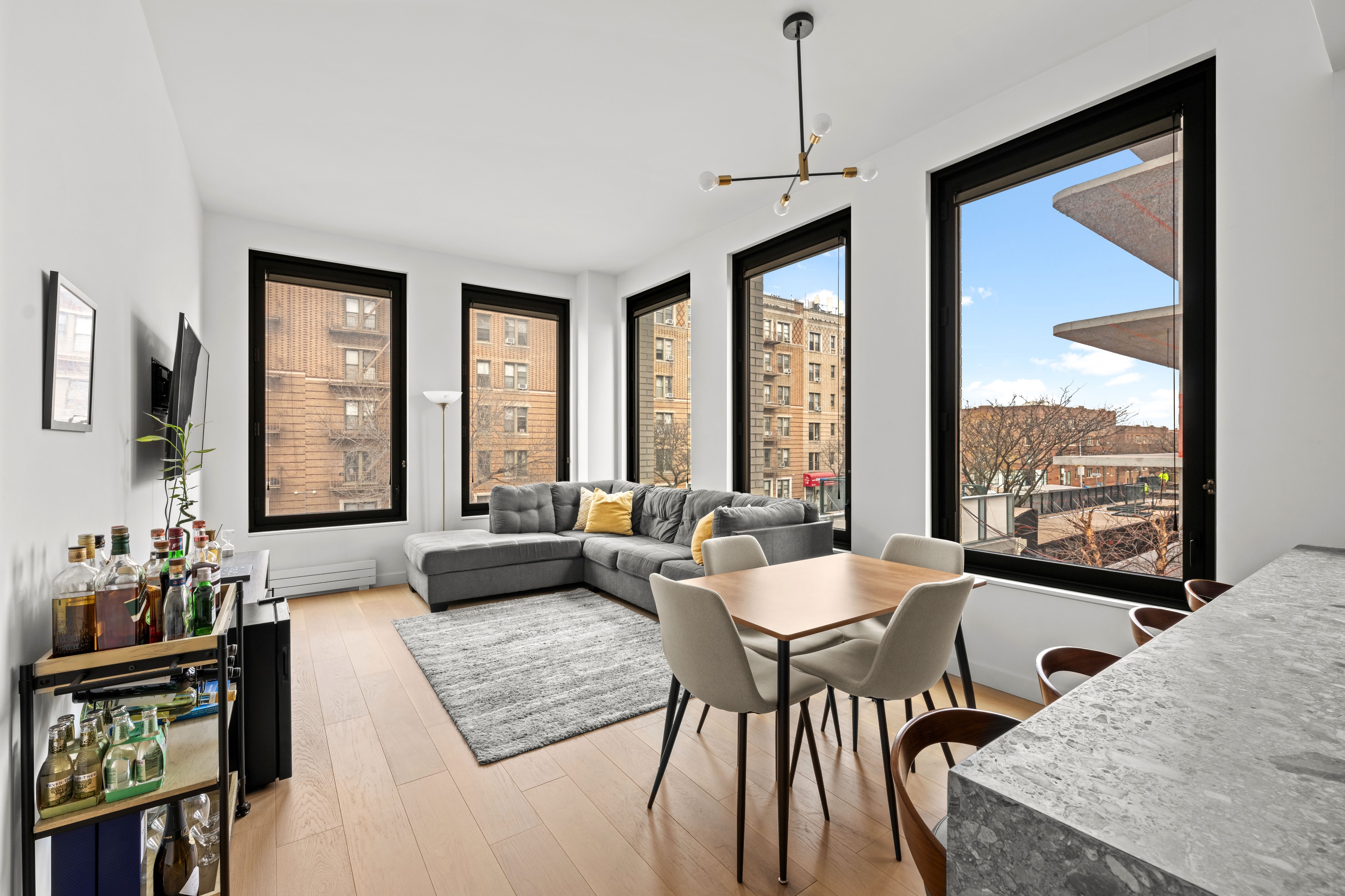 21-21 31st Street 2l Property Photo 1