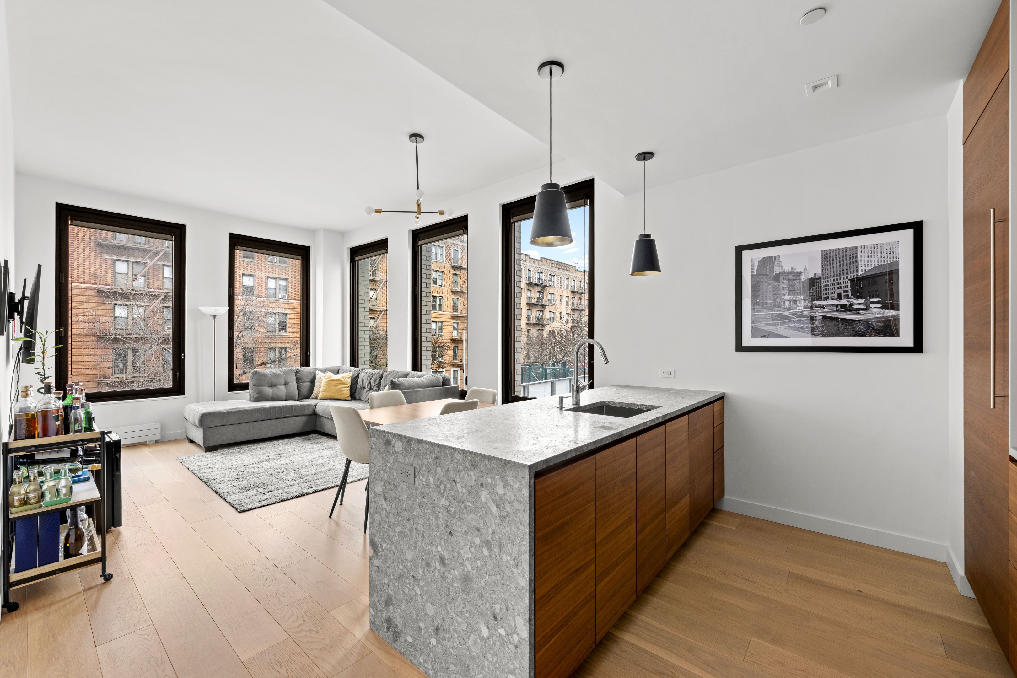 21-21 31st Street 2l Property Photo 2