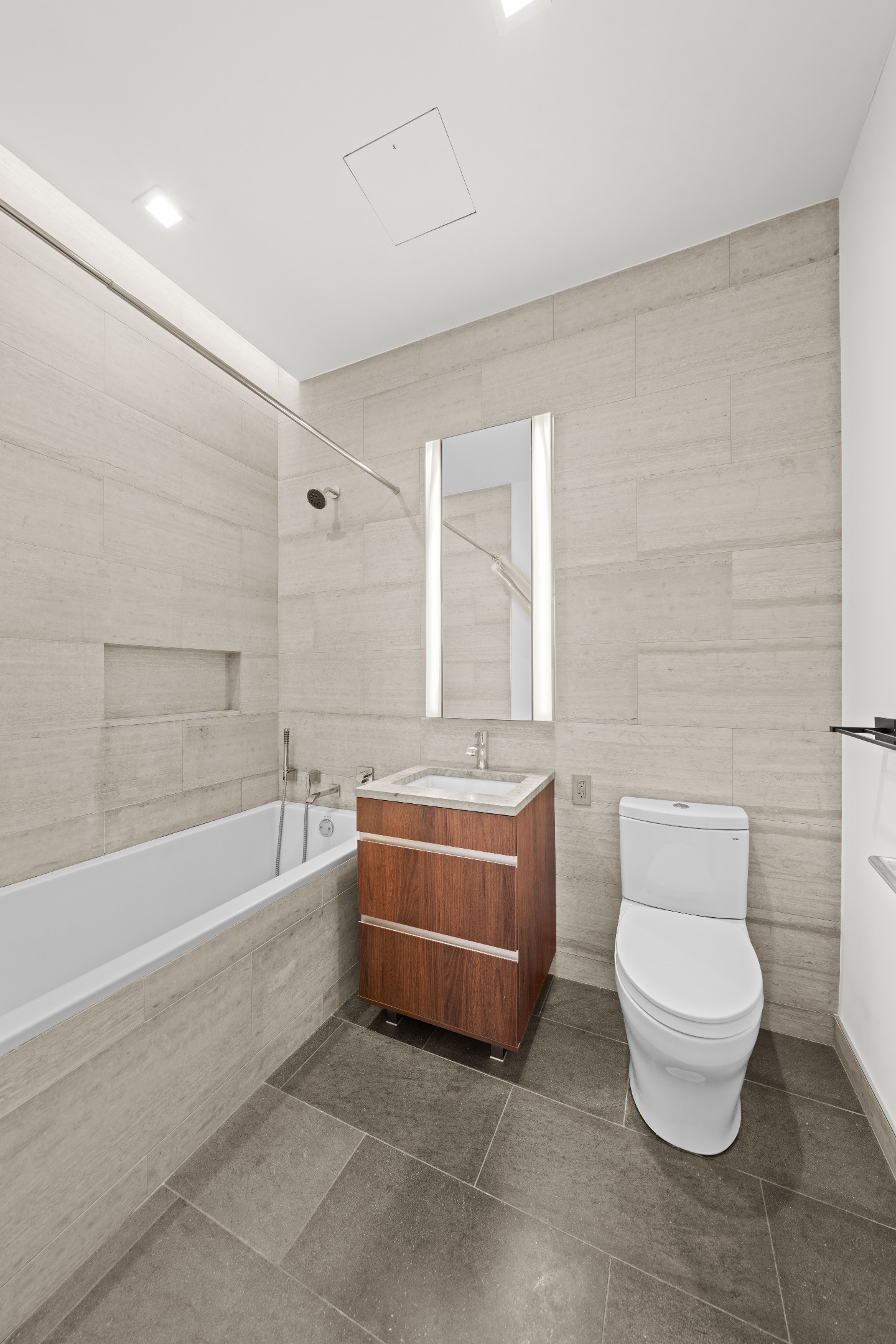 21-21 31st Street 2l Property Photo 12