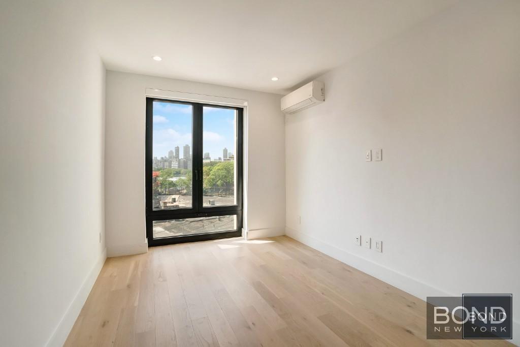 11-07 Welling Court 4c Property Photo 3