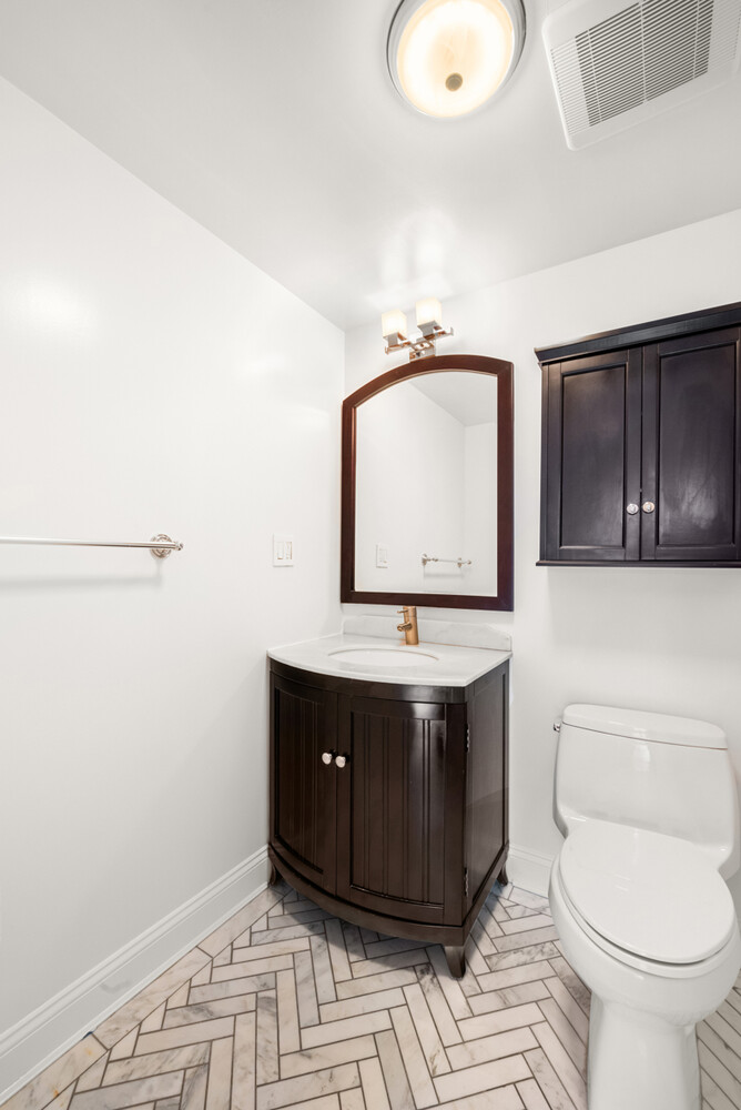 400 E 70th Street 1001 Property Photo 11