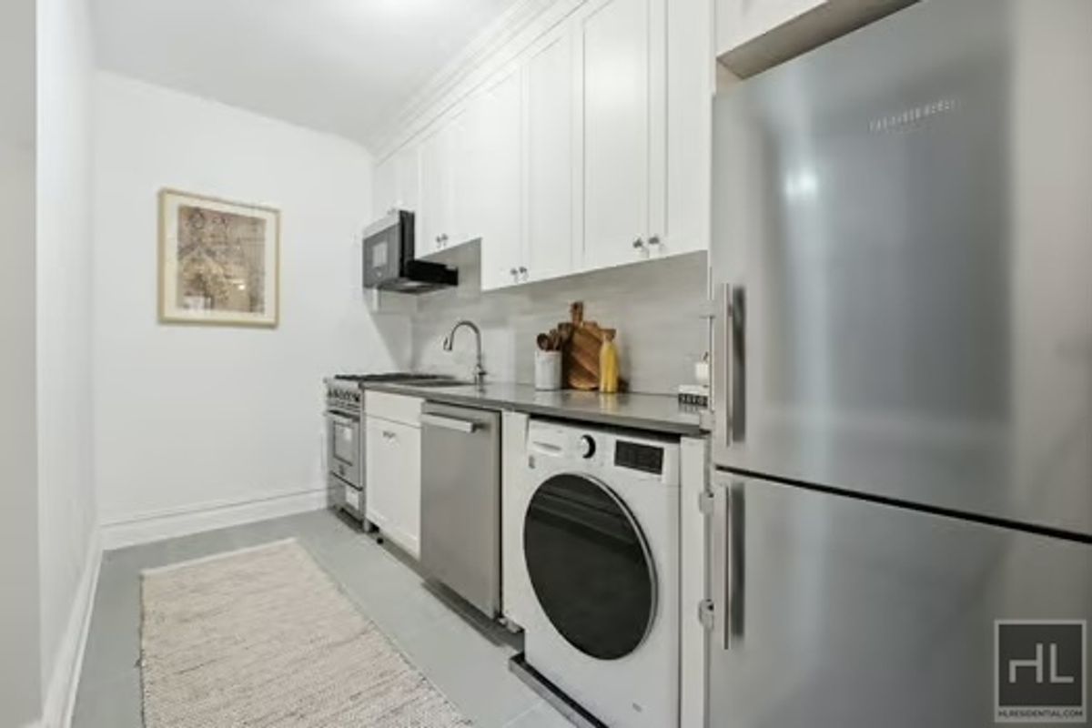 160 E 3rd Street 2f Property Photo 10