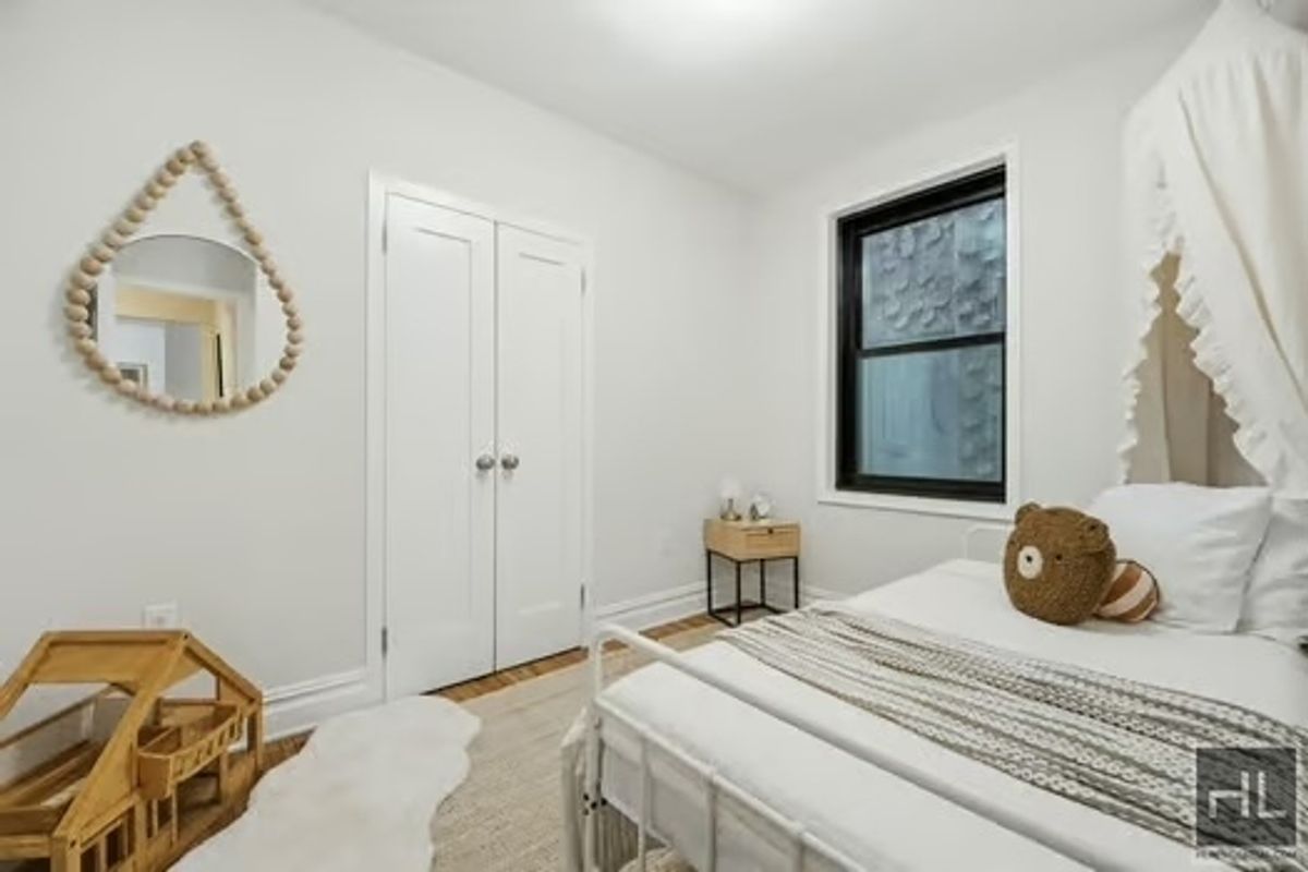 160 E 3rd Street 2f Property Photo 16