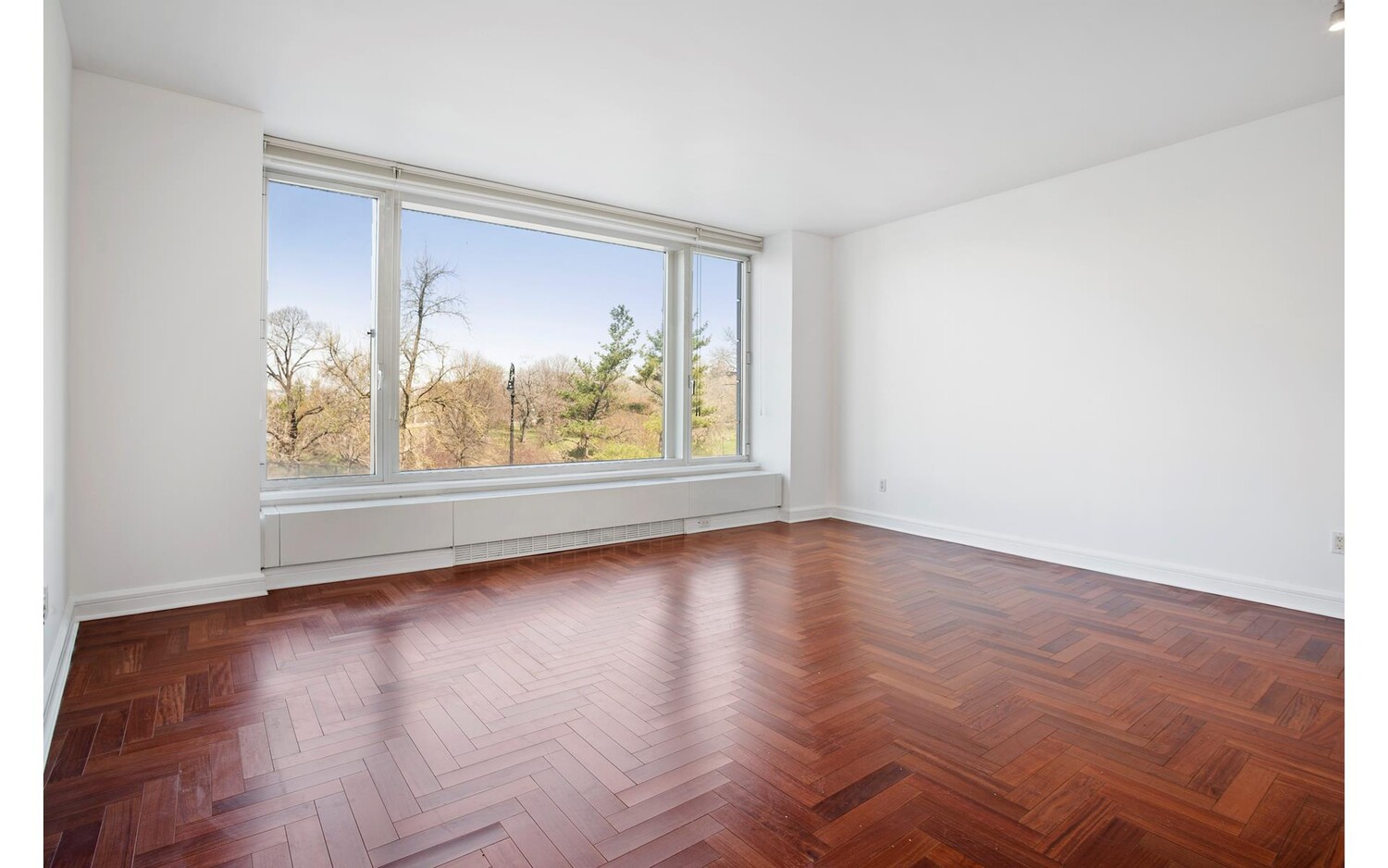 240 Riverside Boulevard 3c Property Photo 1