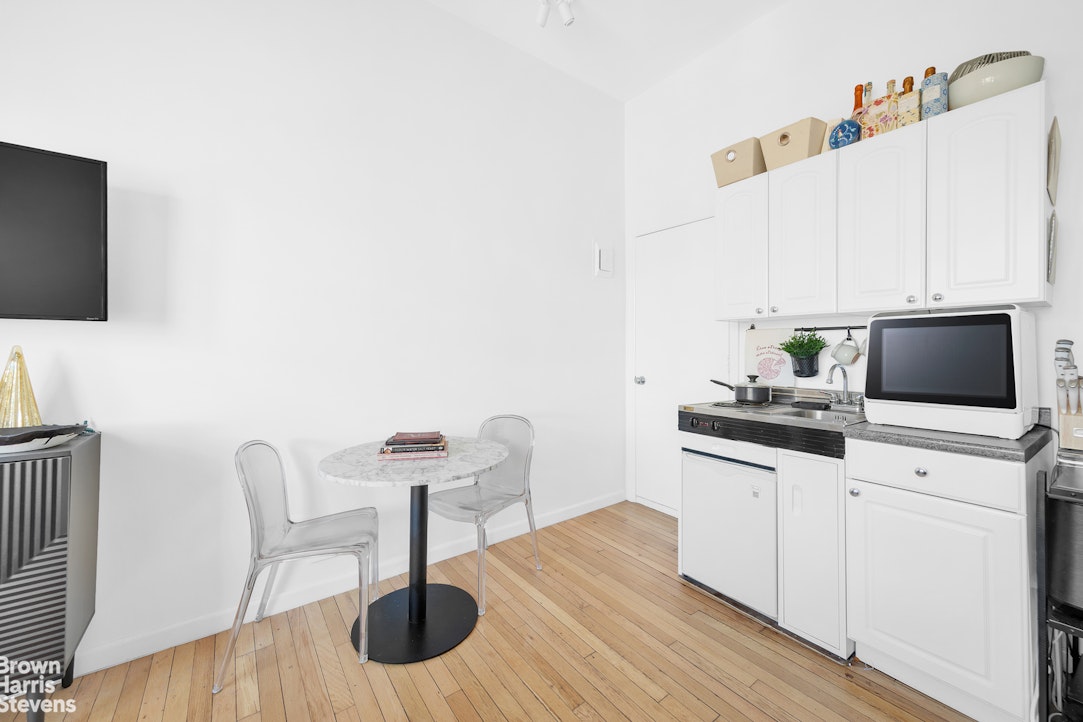 140 W 69th Street 106c Property Photo 3