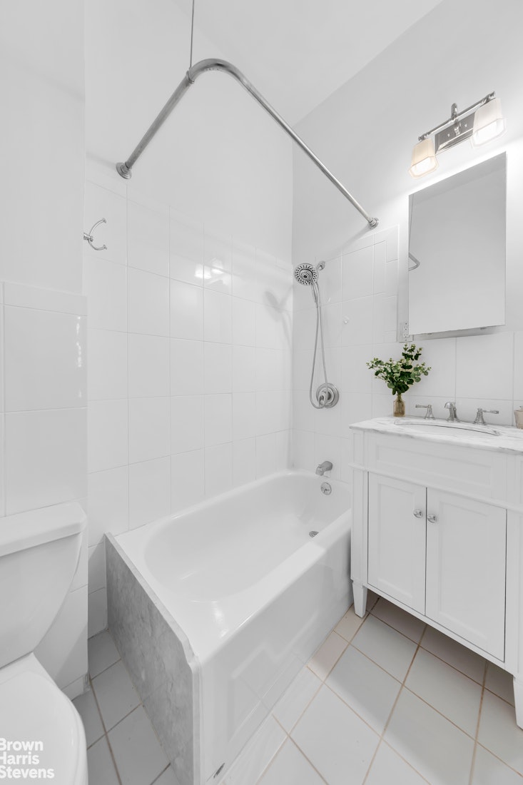 140 W 69th Street 106c Property Photo 6