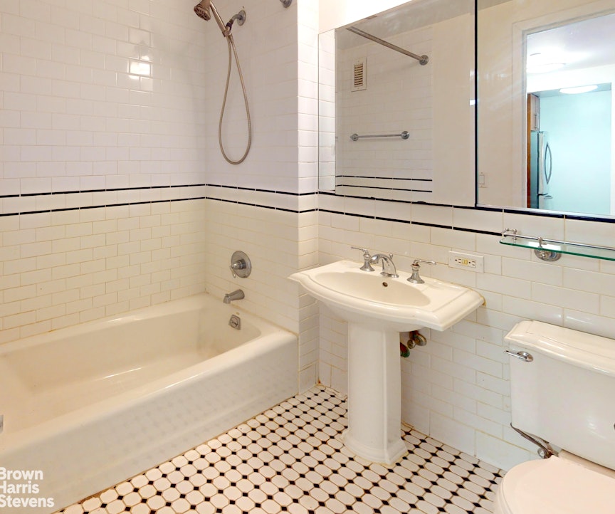 300 W 135th Street 4m Property Photo 6