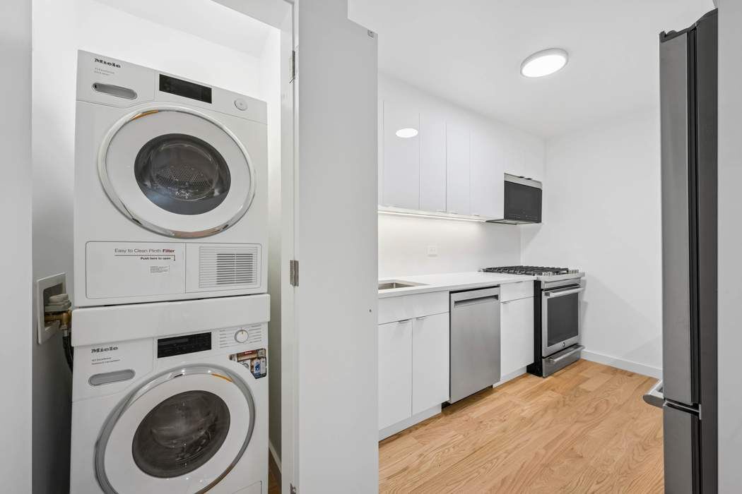 425 E 63rd Street W4h Property Photo 3