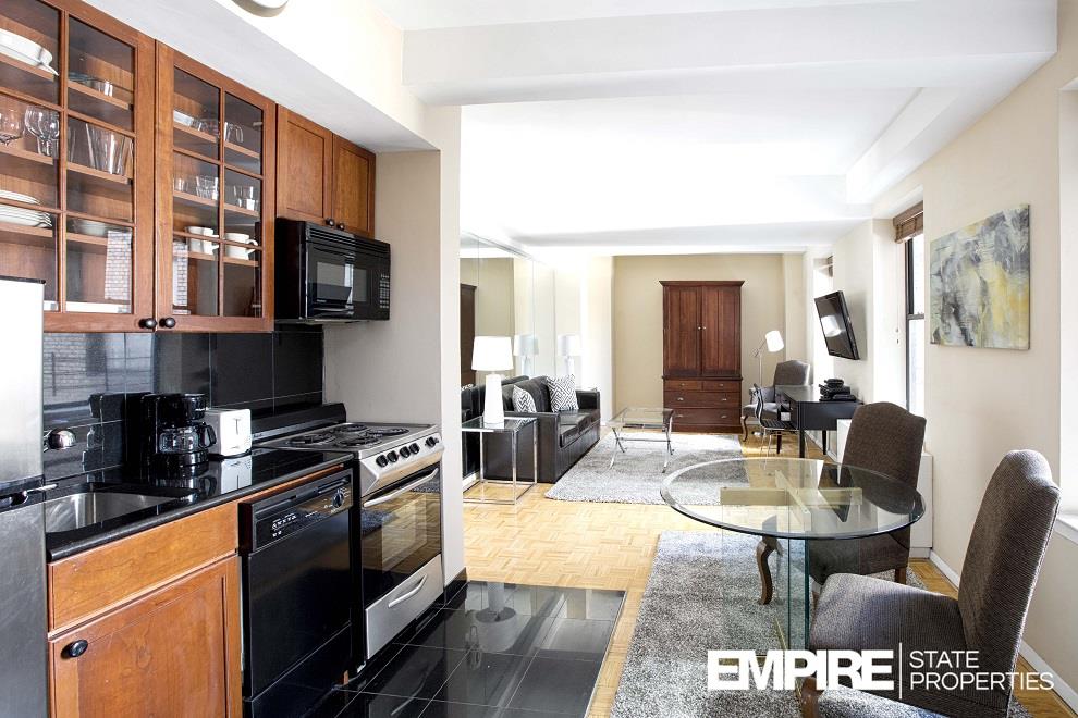 150 W 51st Street 1409 Property Photo 1